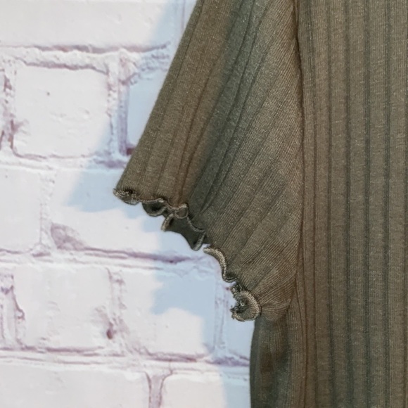 🌸Abercrombie Kids Olive Green Top Size 13/14 - Picture 4 of 5